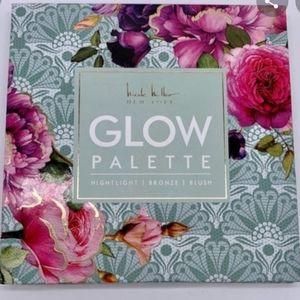 Nicole Miller Highlight Bronze Blush paletter.